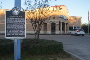 Southmore Station Post Office located at 4110 Alemda. (Photo: Cierra Duncan)